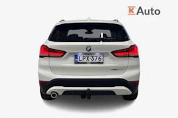 valkoinen BMW X1 2021 kuva 4.