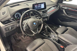 valkoinen BMW X1 2021 kuva 8.