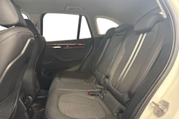 valkoinen BMW X1 2021 kuva 11.