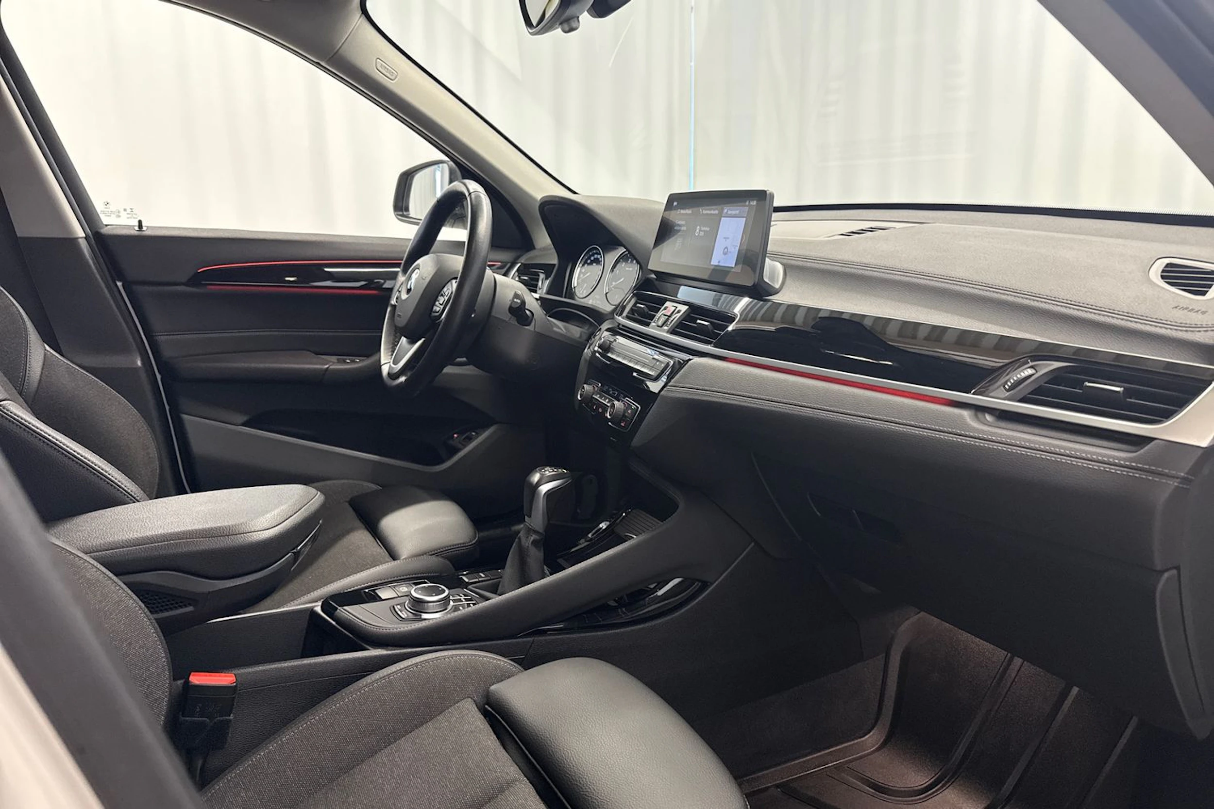 valkoinen BMW X1 2021 kuva 15.