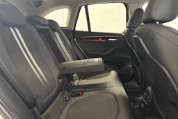 valkoinen BMW X1 2021 kuva 16.