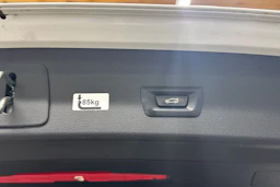 valkoinen BMW X1 2021 kuva 18.