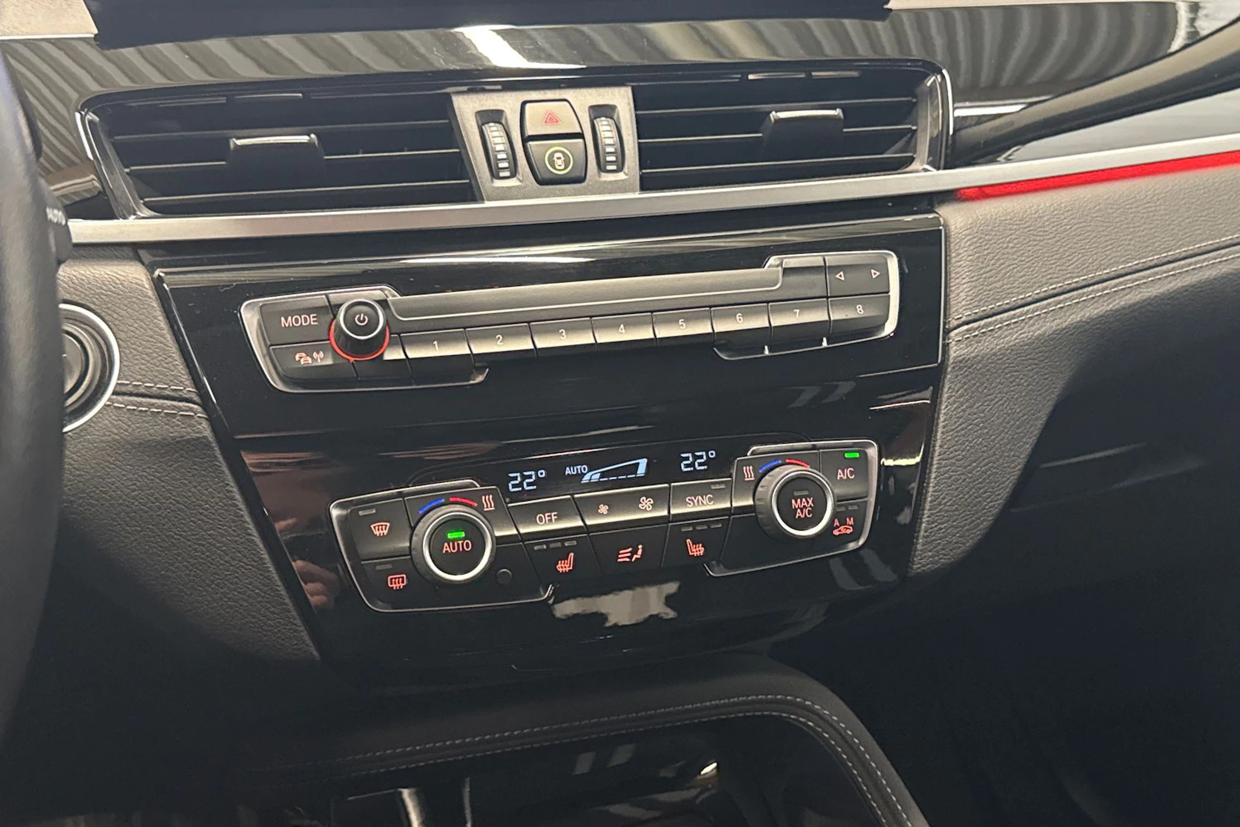 valkoinen BMW X1 2021 kuva 24.