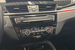 valkoinen BMW X1 2021 kuva 24.