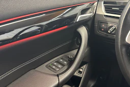 valkoinen BMW X1 2021 kuva 28.