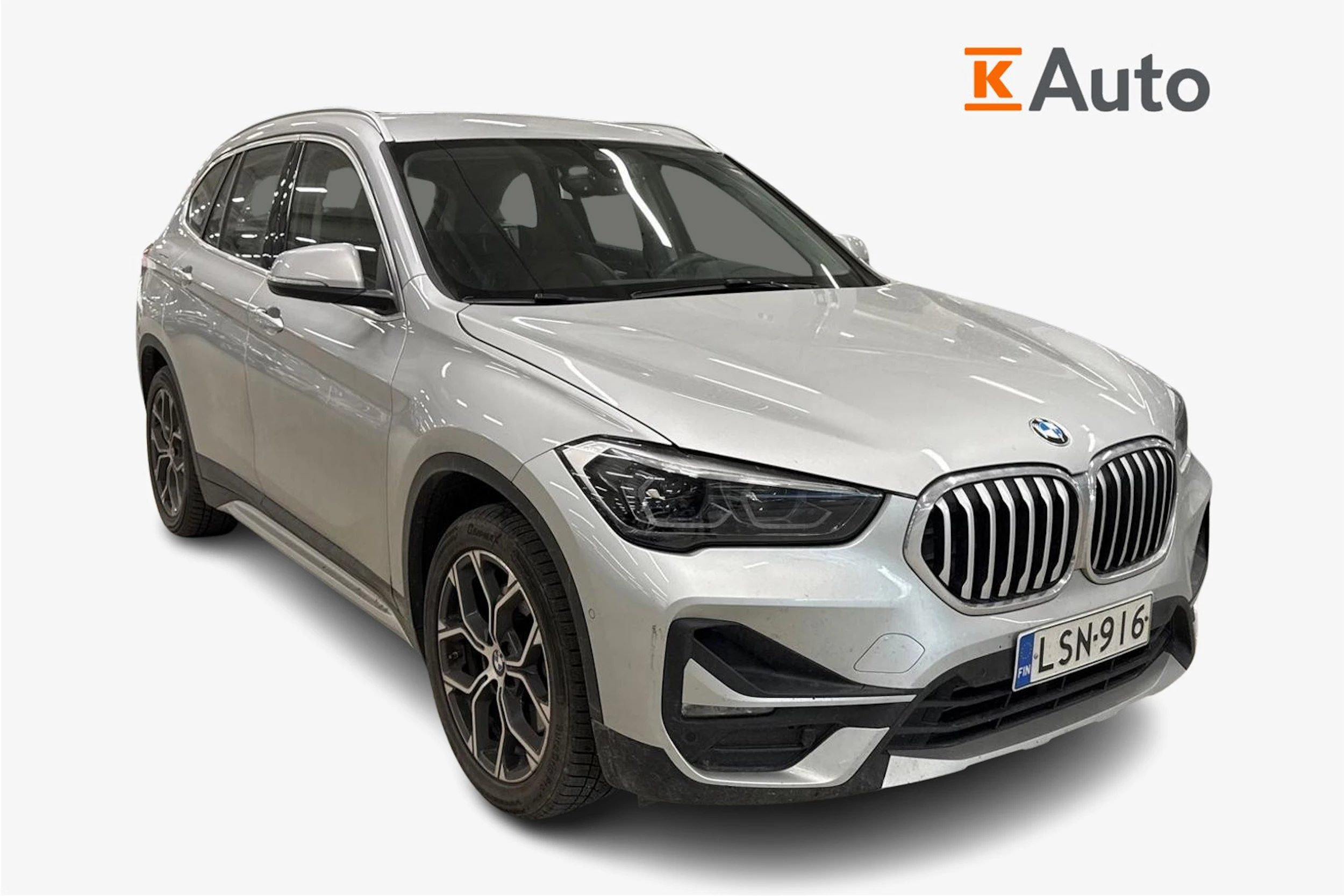 harmaa BMW X1 2021 kuva 1.