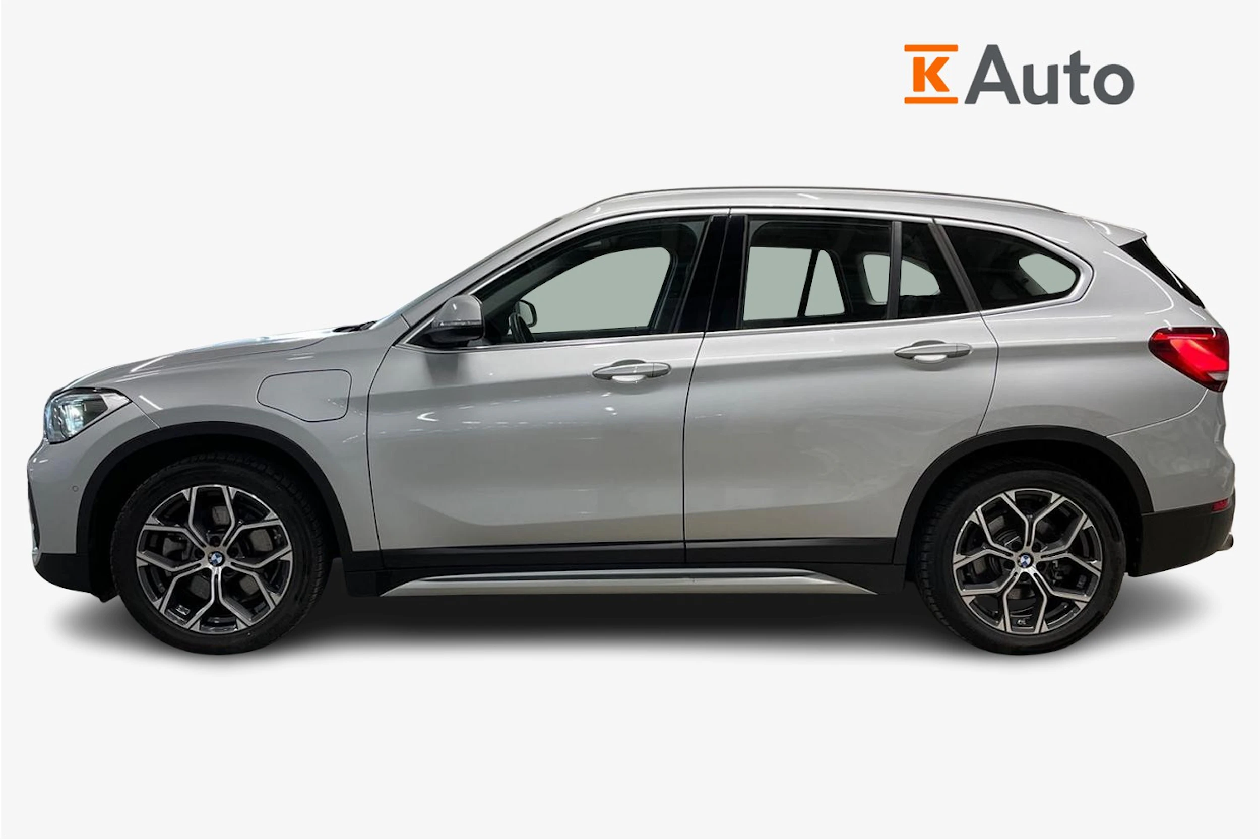 harmaa BMW X1 2021 kuva 7.