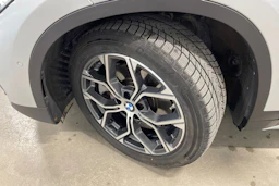 harmaa BMW X1 2021 kuva 13.