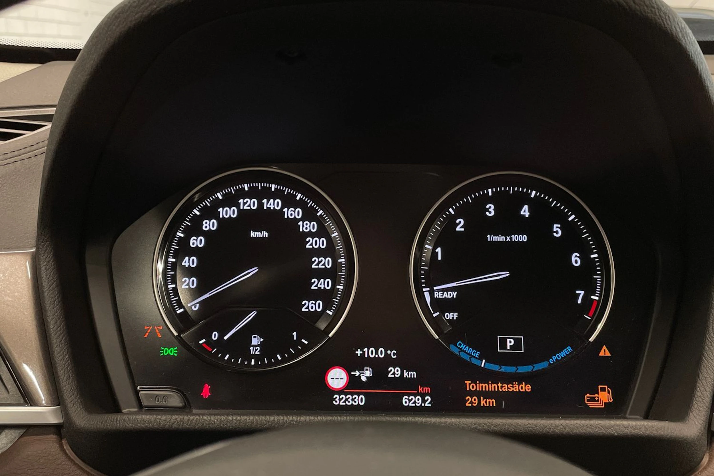harmaa BMW X1 2021 kuva 16.