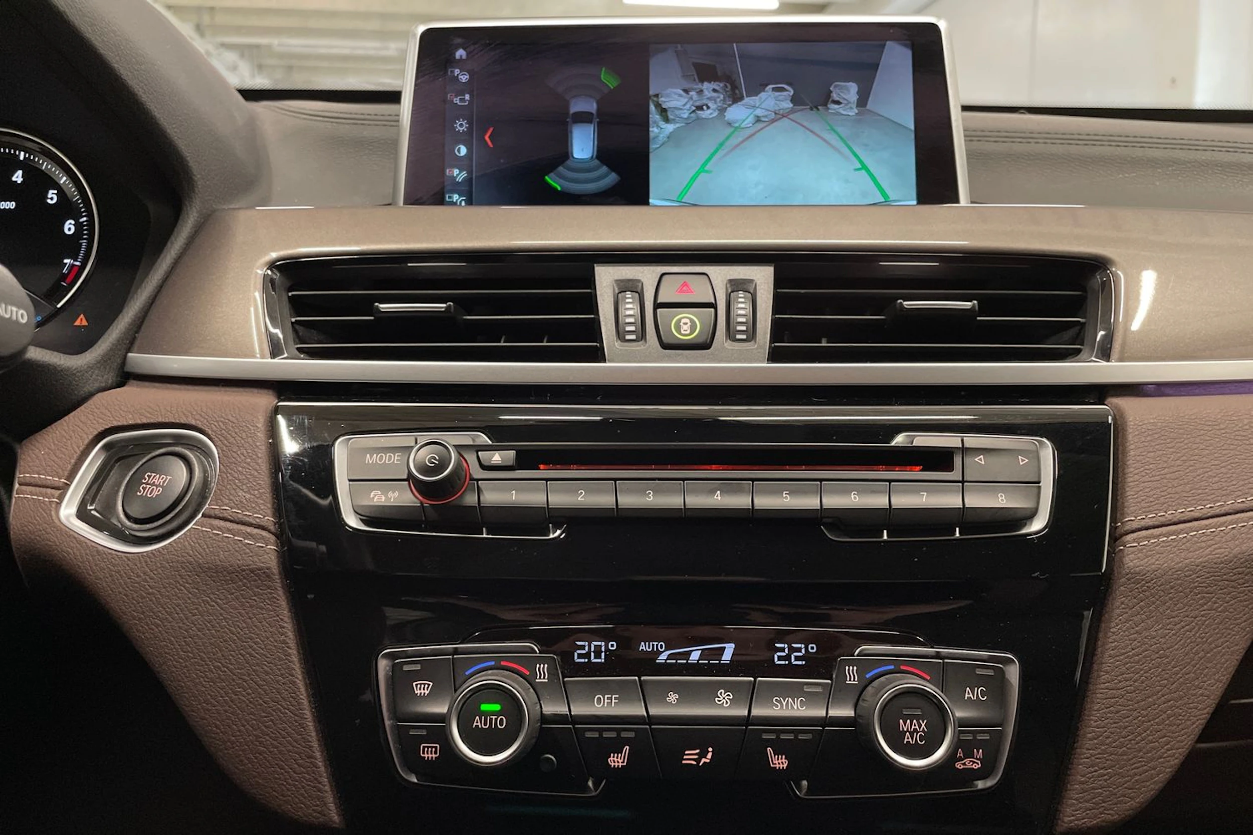 harmaa BMW X1 2021 kuva 19.