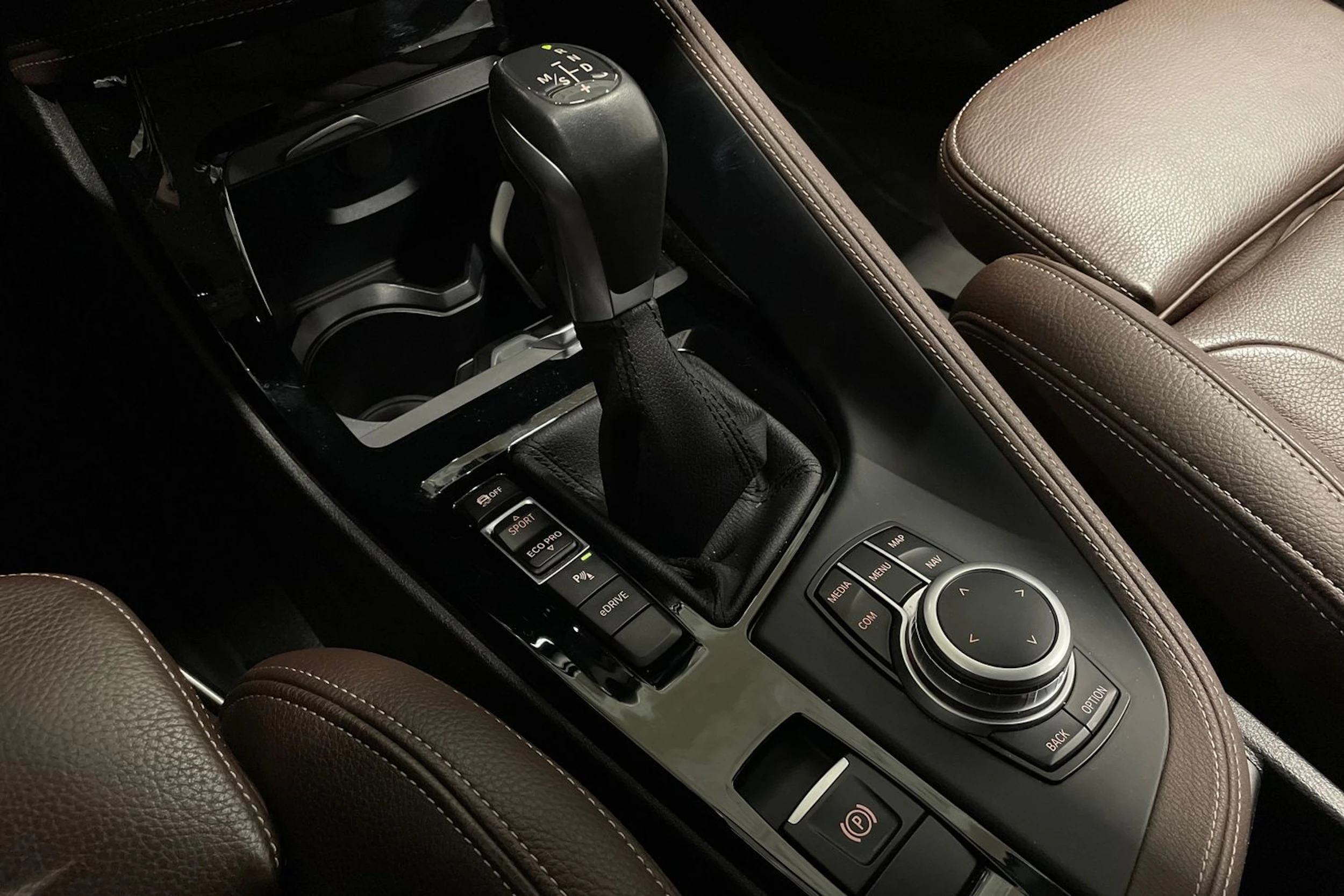 harmaa BMW X1 2021 kuva 20.