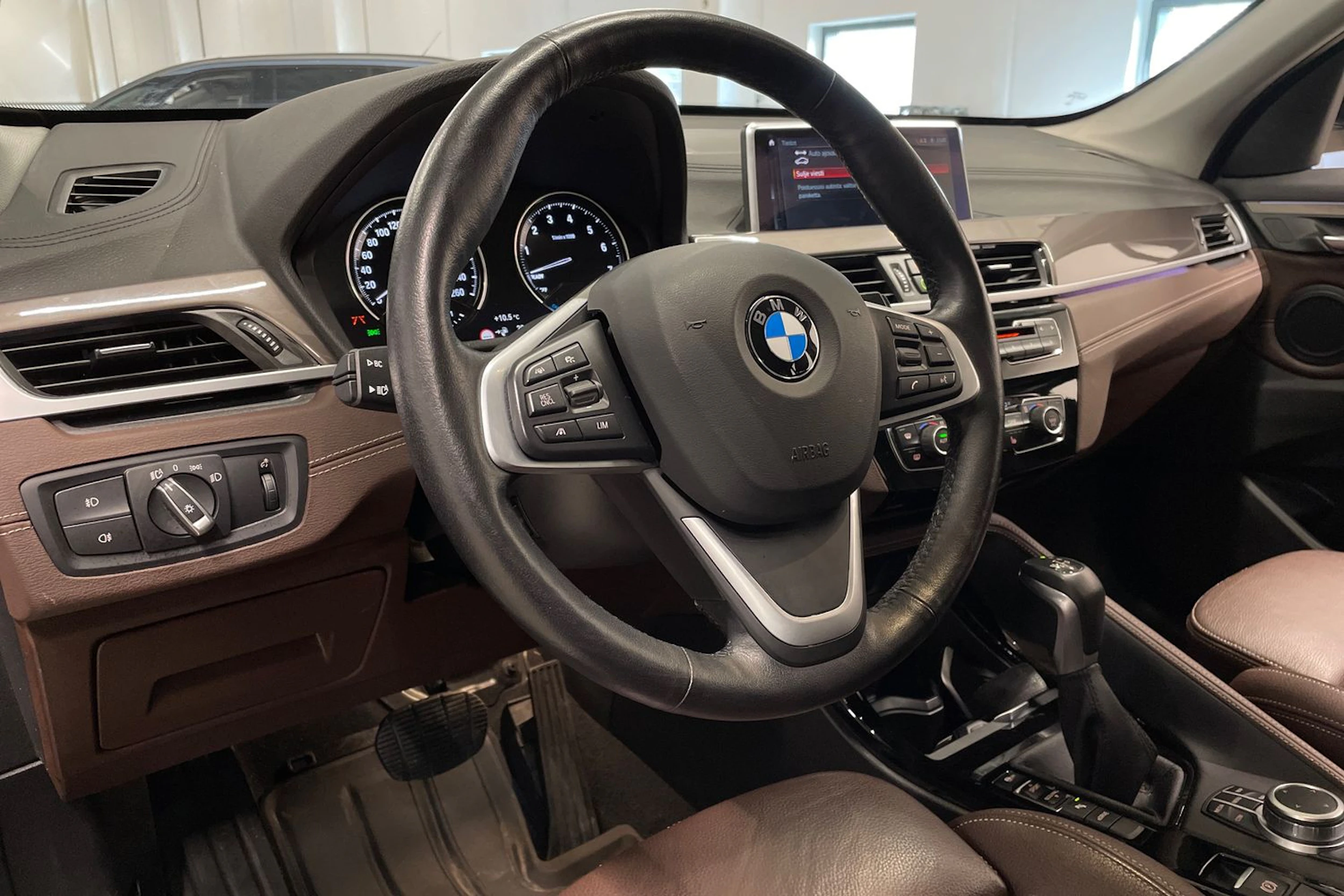 harmaa BMW X1 2021 kuva 25.