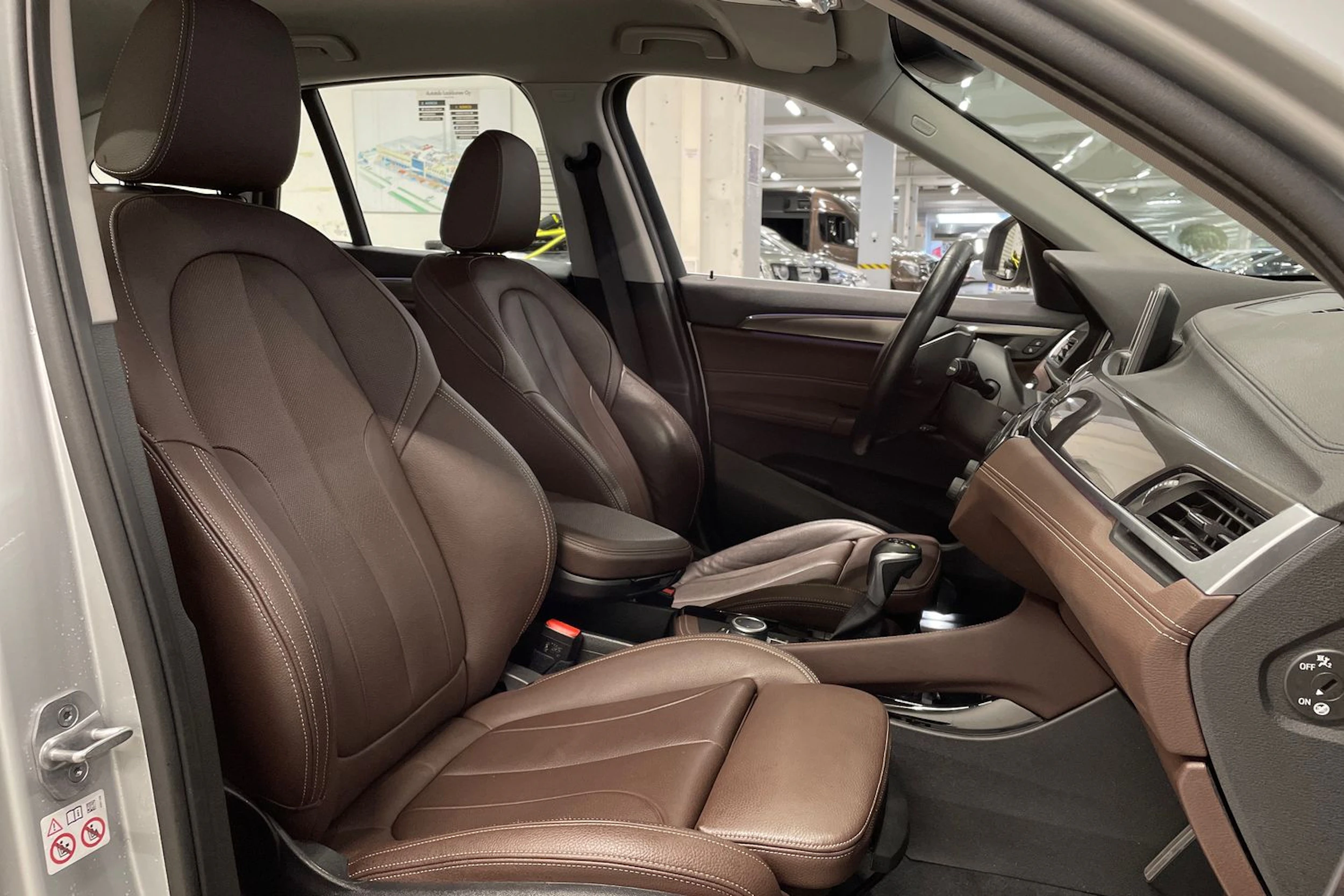 harmaa BMW X1 2021 kuva 26.