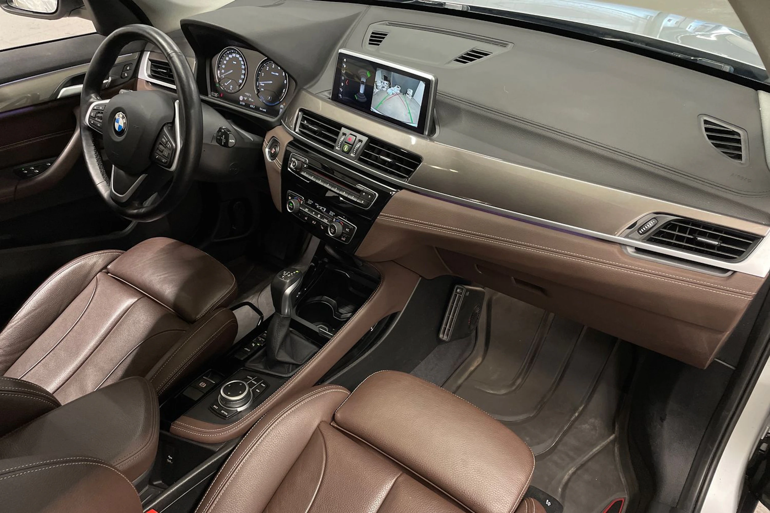 harmaa BMW X1 2021 kuva 27.