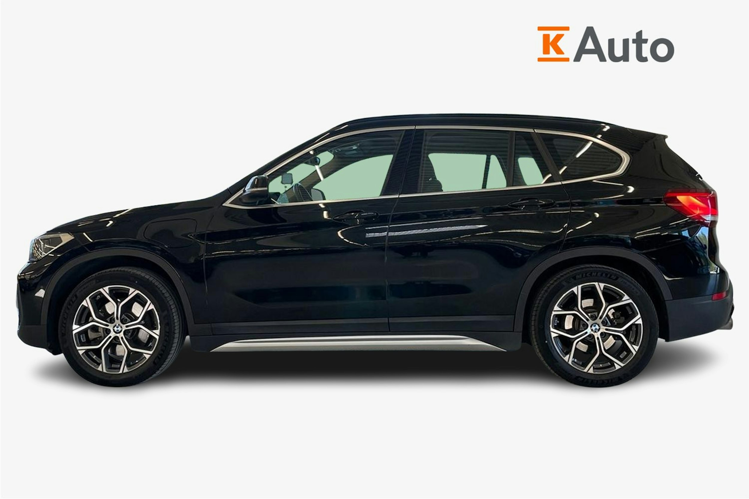 Musta BMW X1 2021 kuva 6.