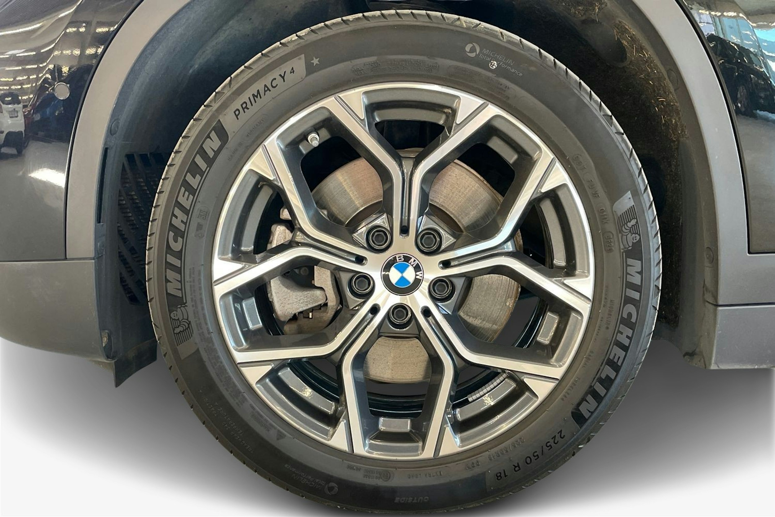 Musta BMW X1 2021 kuva 11.