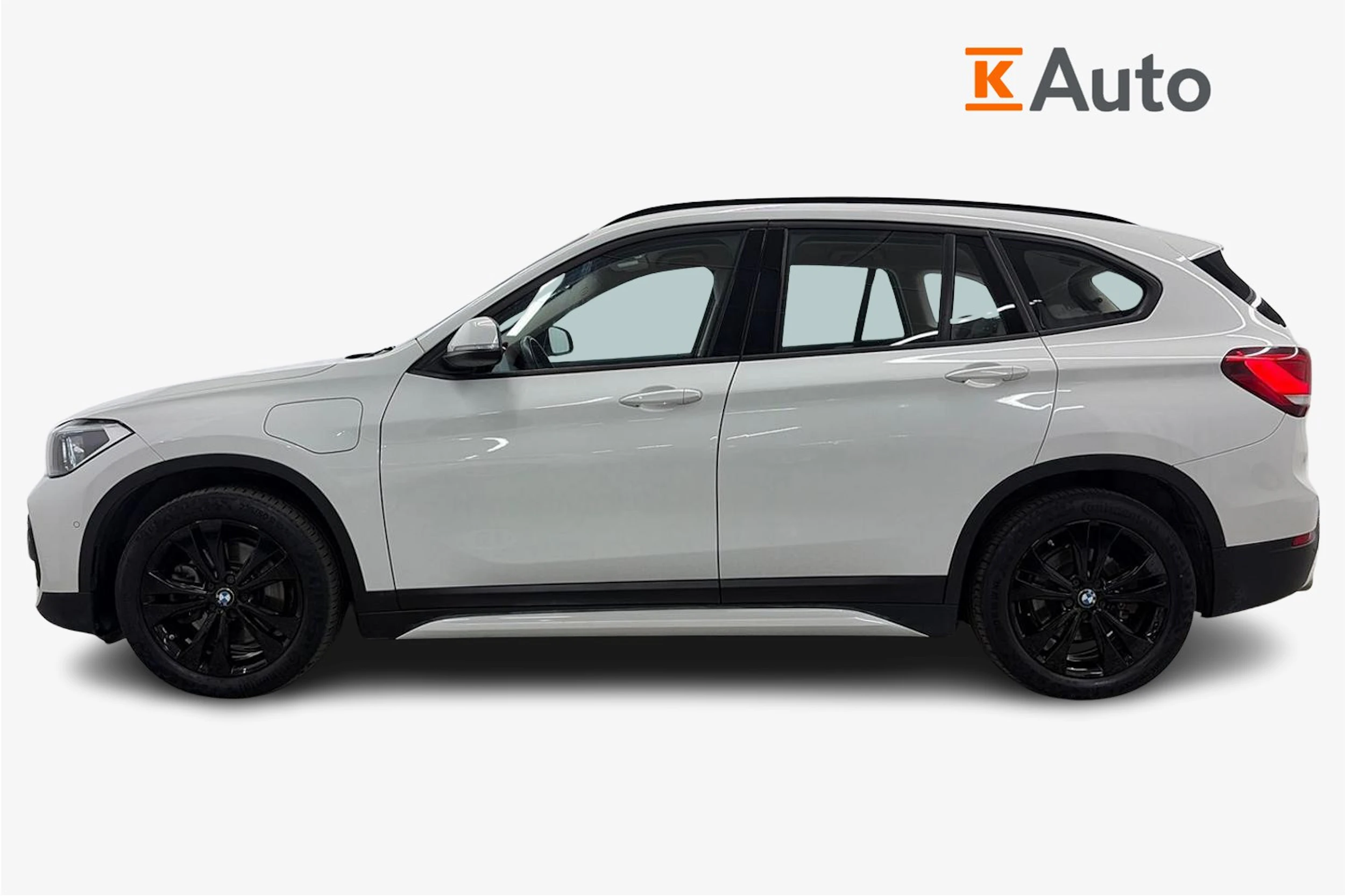 valkoinen BMW X1 2021 kuva 5.