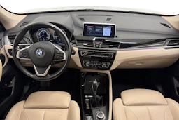 valkoinen BMW X1 2021 kuva 7.
