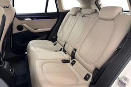 valkoinen BMW X1 2021 kuva 8.