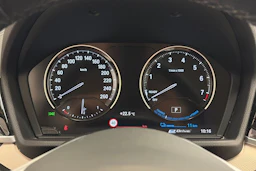 valkoinen BMW X1 2021 kuva 14.
