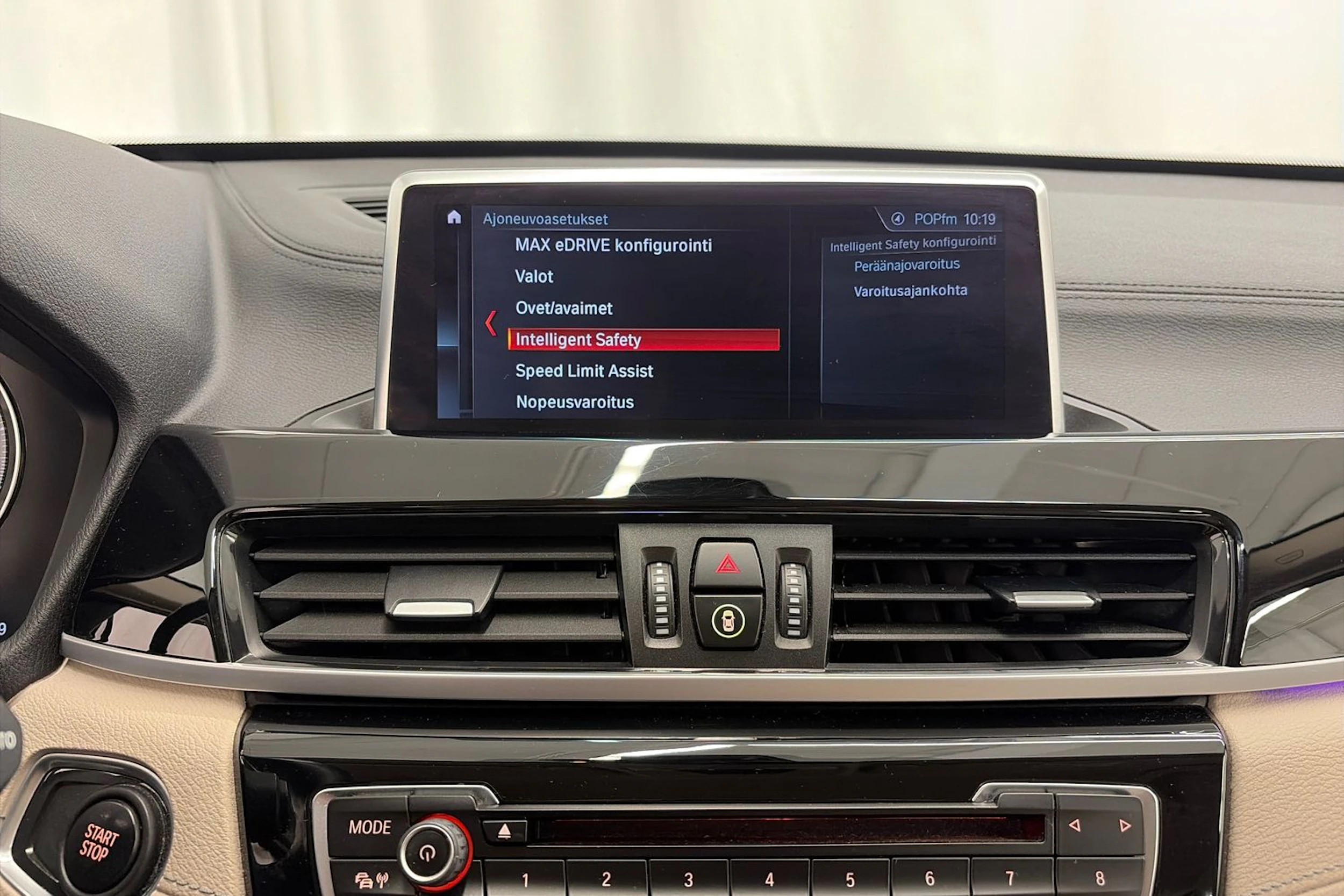 valkoinen BMW X1 2021 kuva 21.