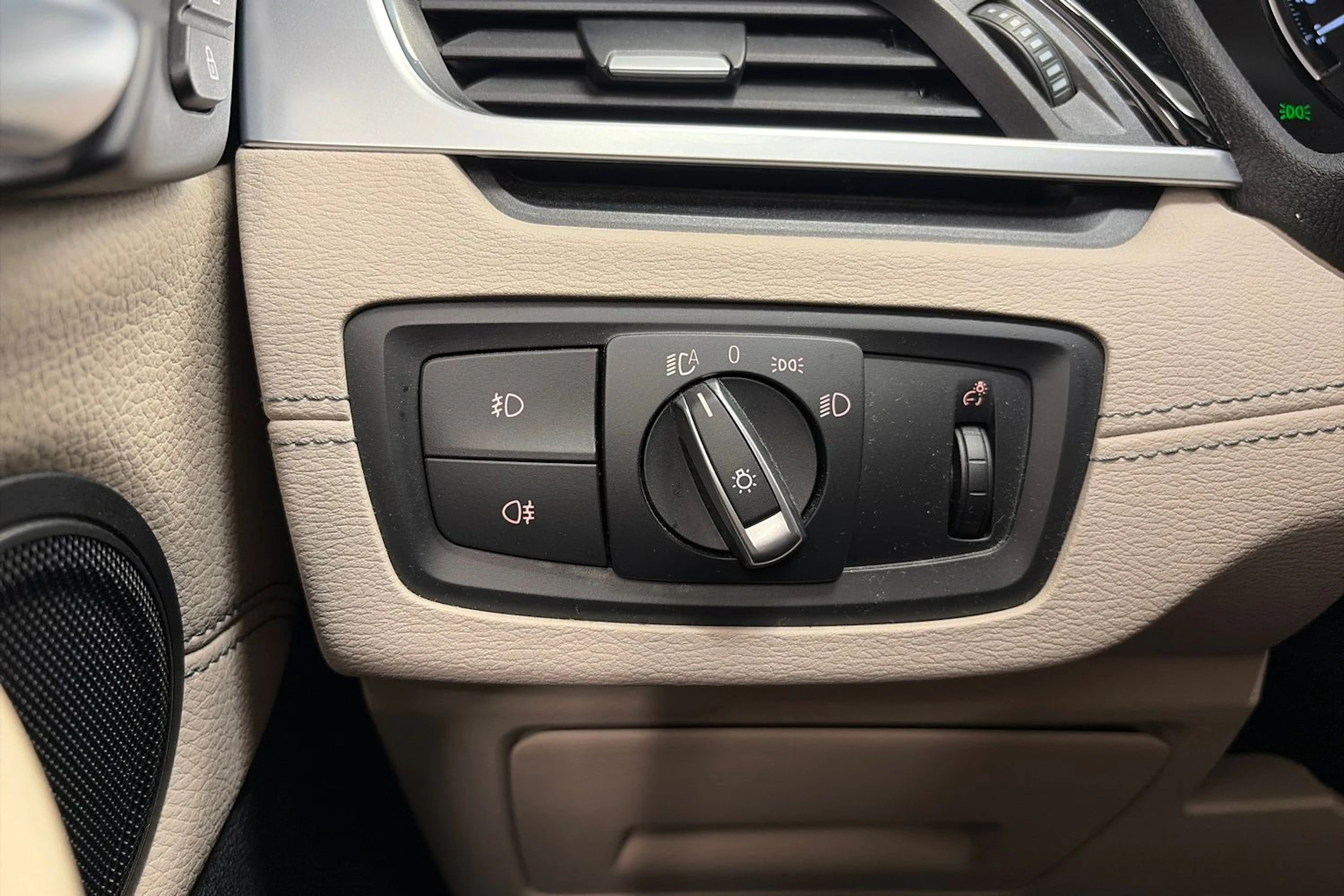 valkoinen BMW X1 2021 kuva 26.