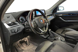 valkoinen BMW X1 2021 kuva 3.