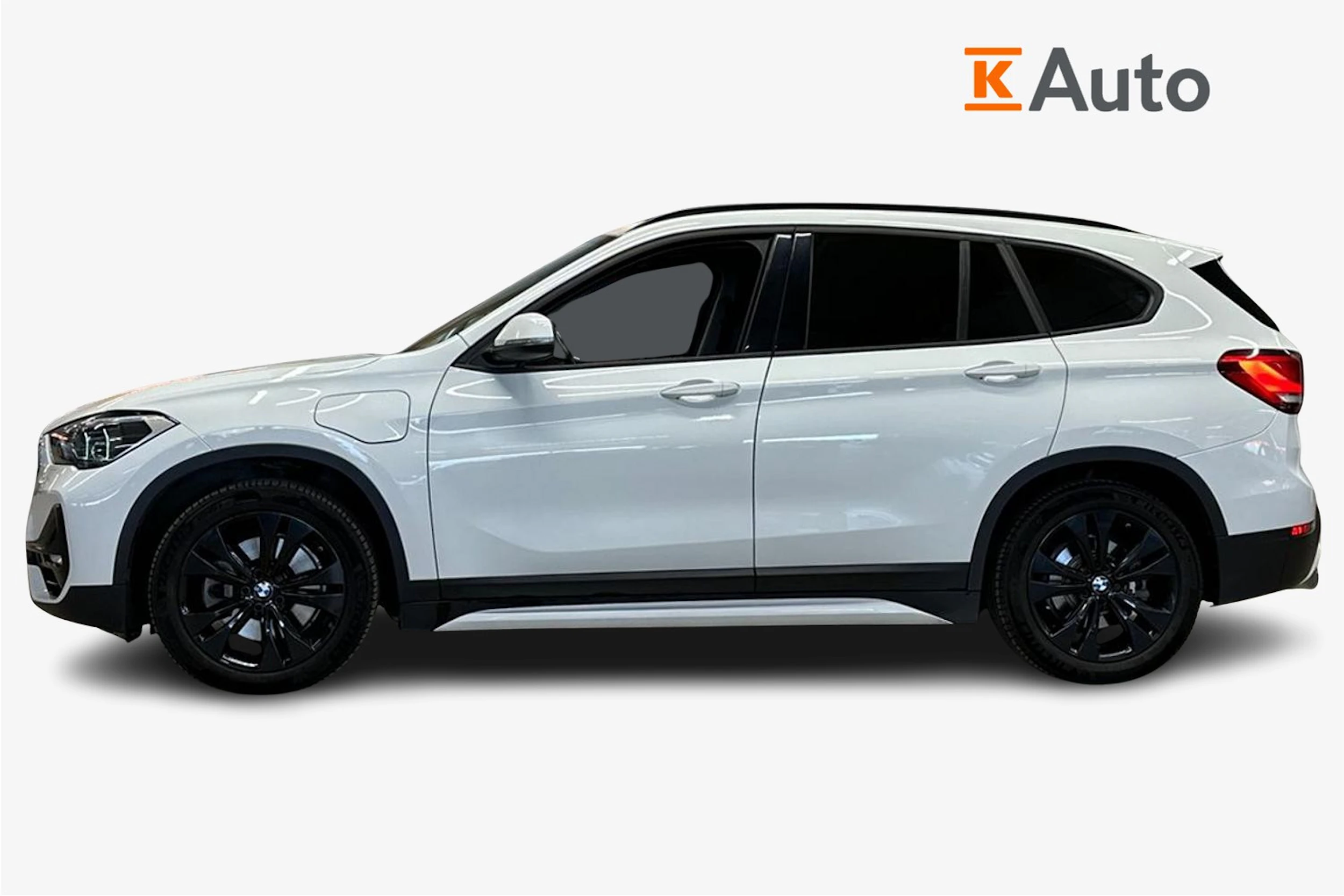 valkoinen BMW X1 2022 kuva 7.