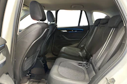 valkoinen BMW X1 2022 kuva 11.