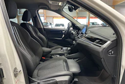 valkoinen BMW X1 2022 kuva 15.