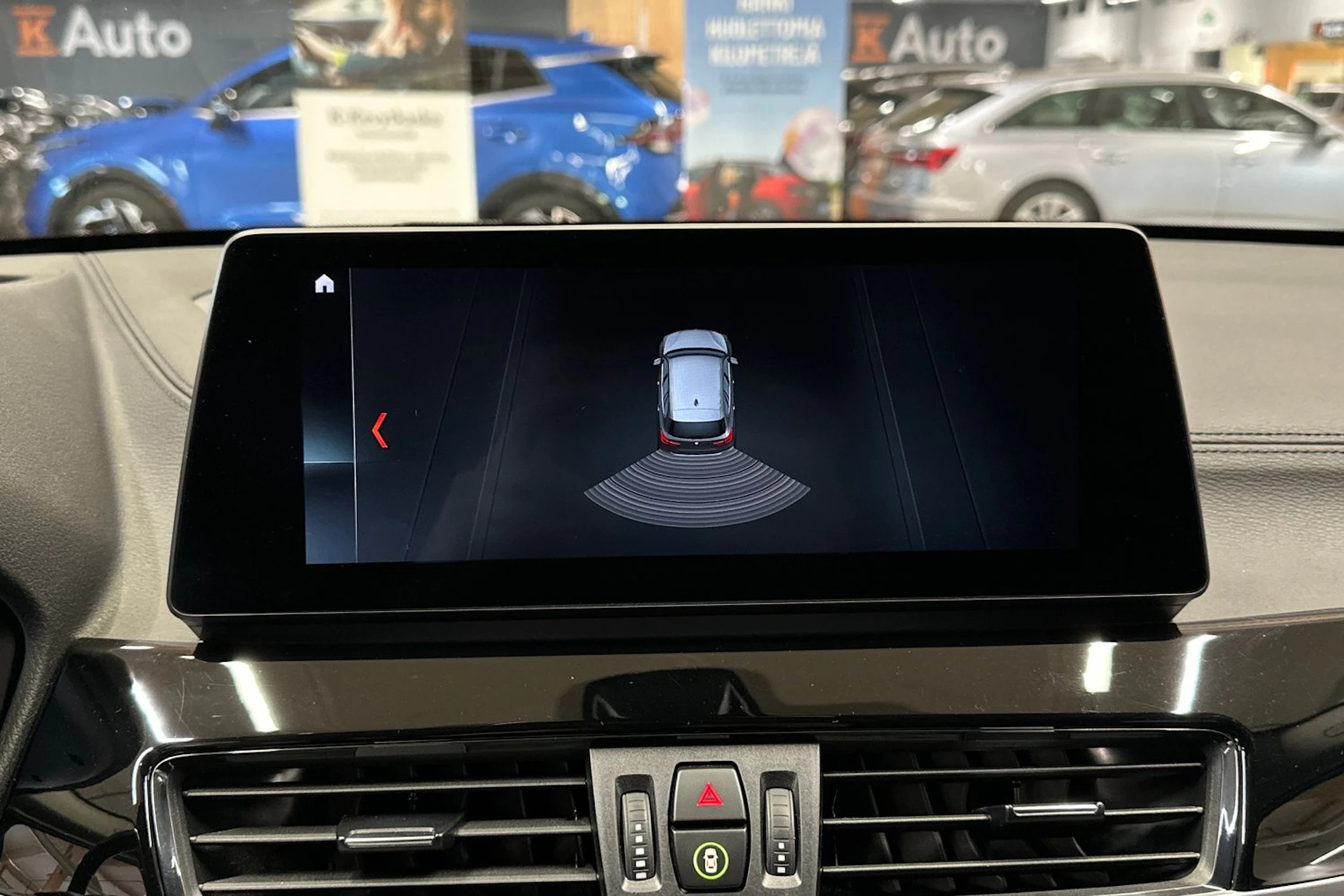 valkoinen BMW X1 2022 kuva 17.