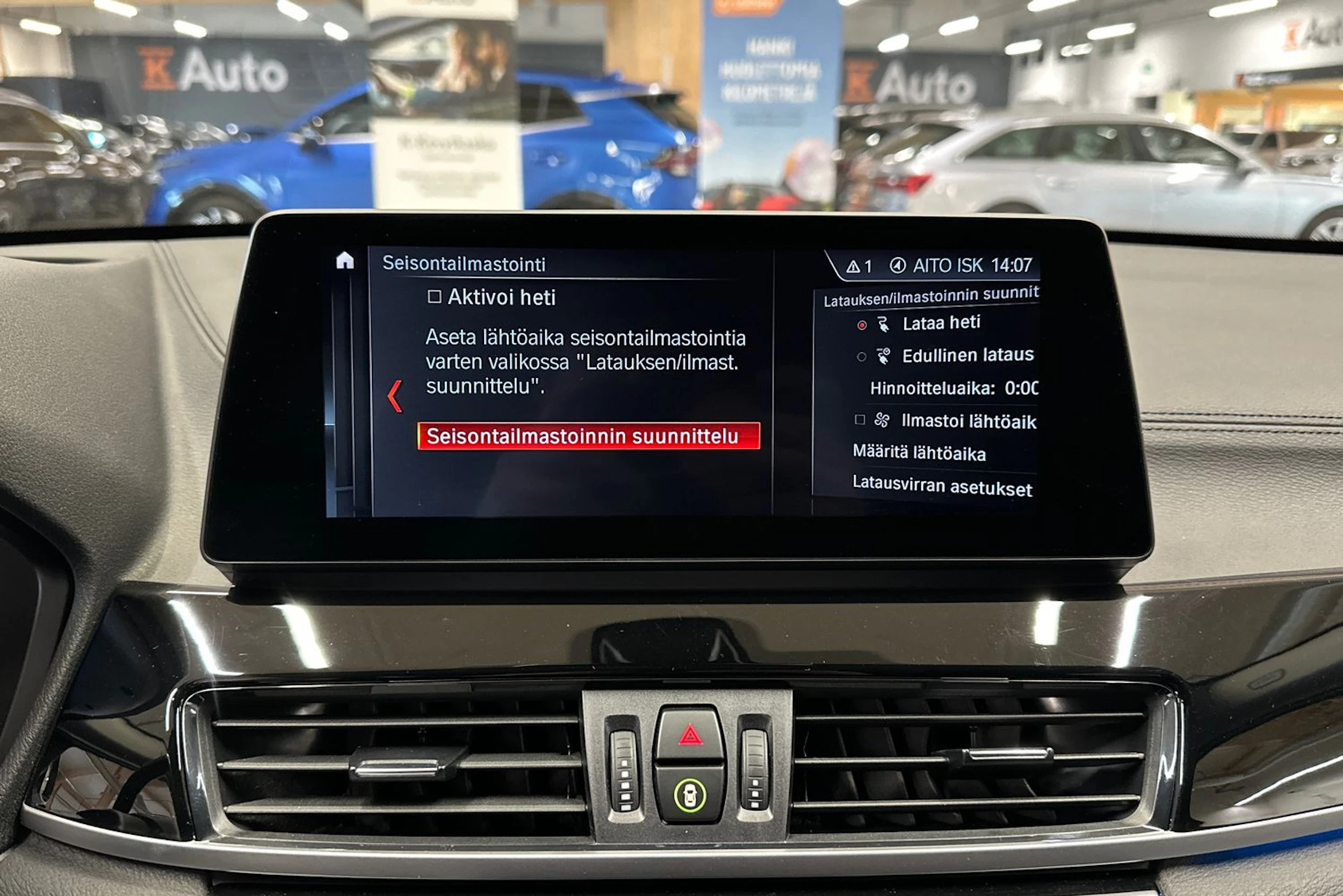 valkoinen BMW X1 2022 kuva 21.