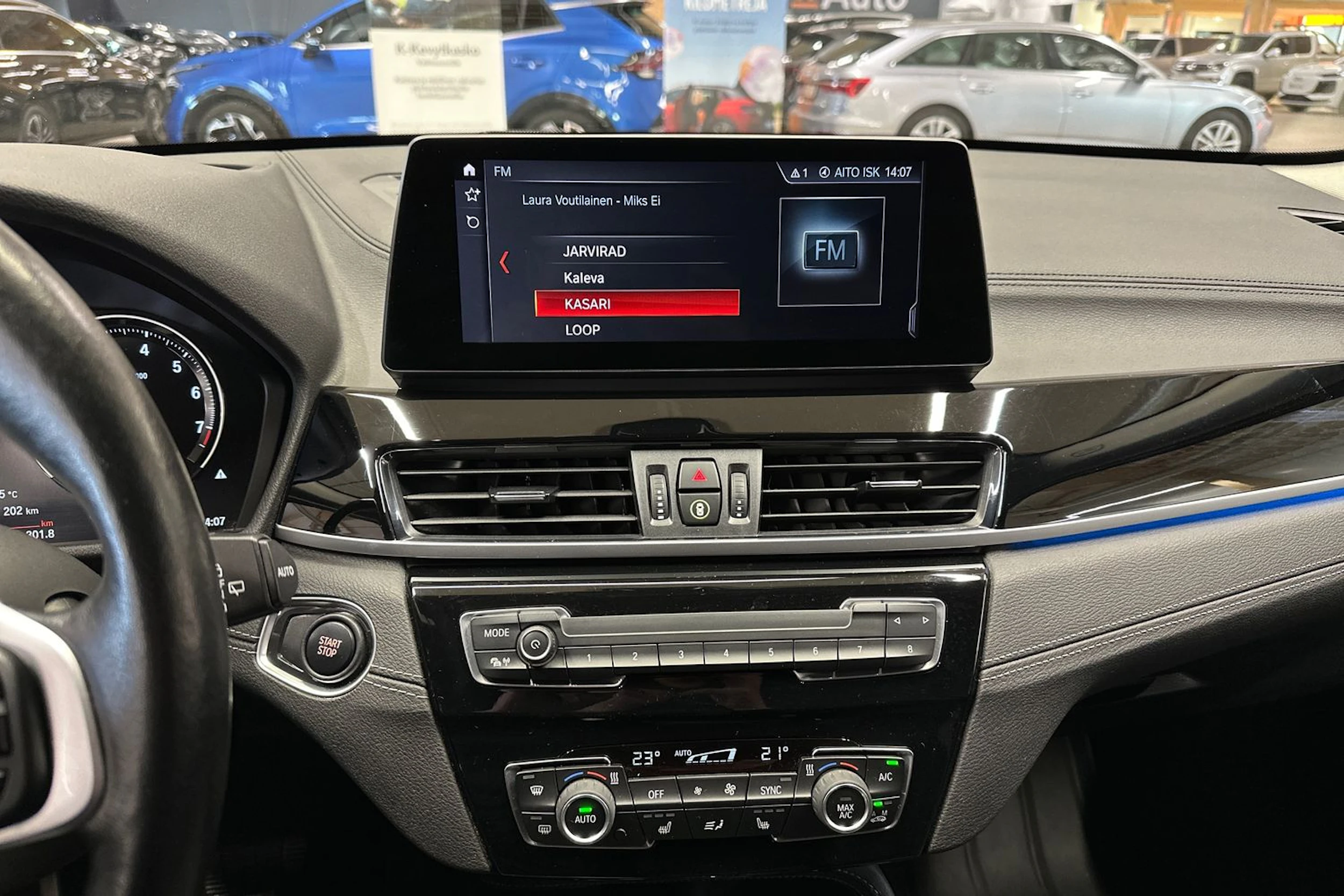 valkoinen BMW X1 2022 kuva 22.