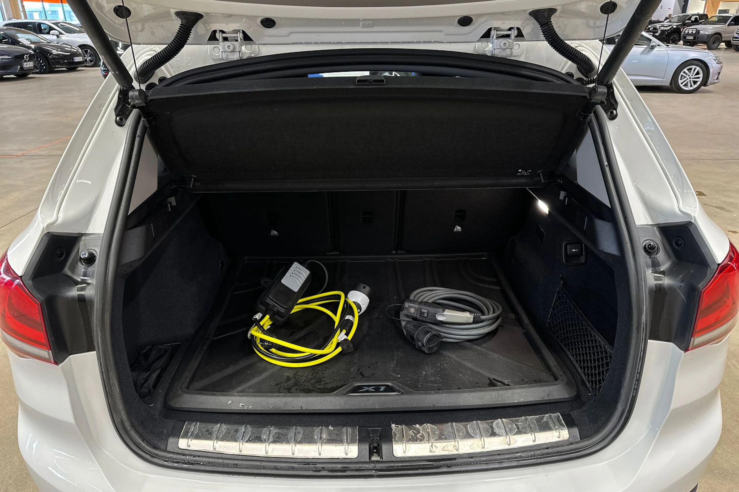 valkoinen BMW X1 2022 kuva 29.