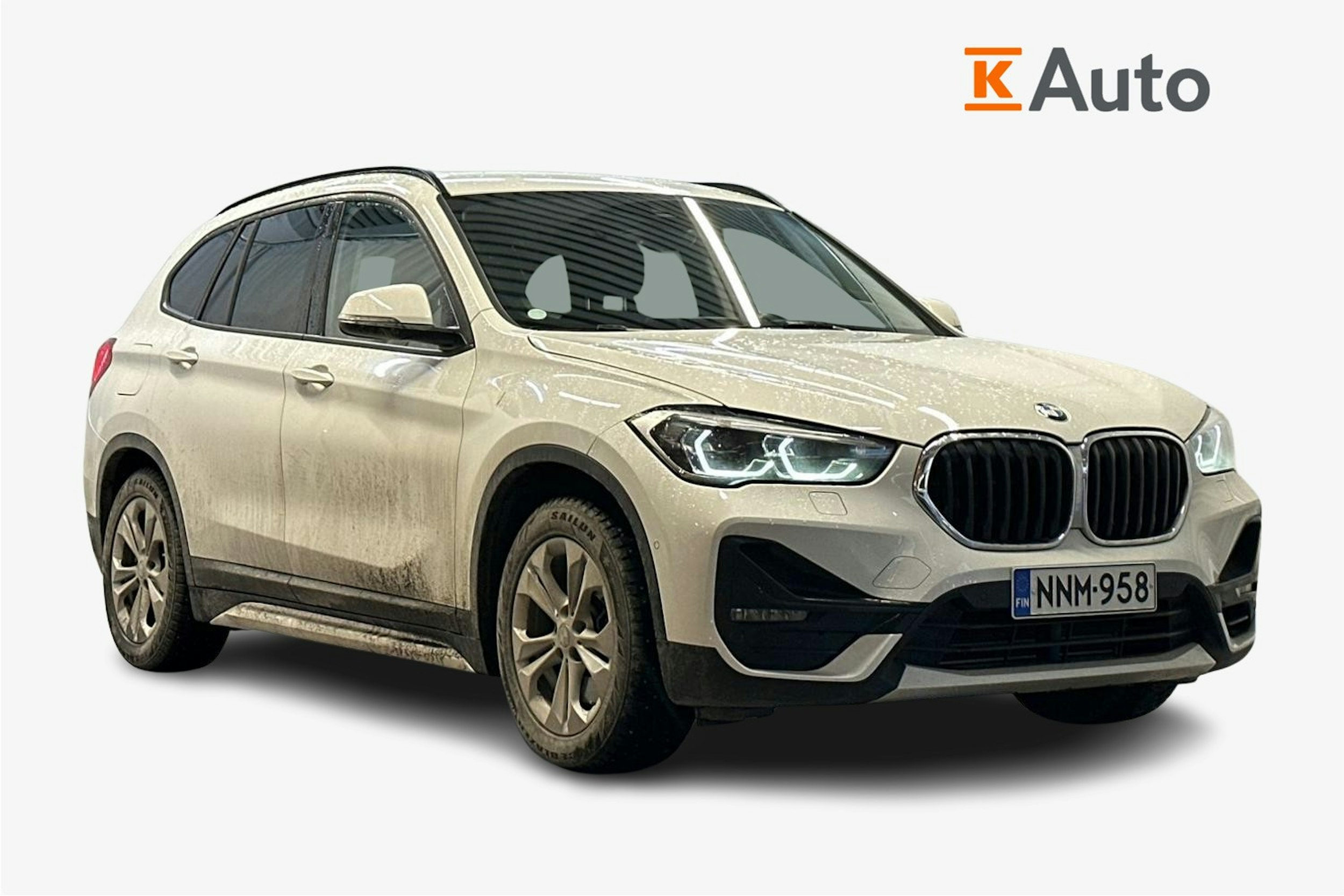 valkoinen BMW X1 2021 kuva 1.