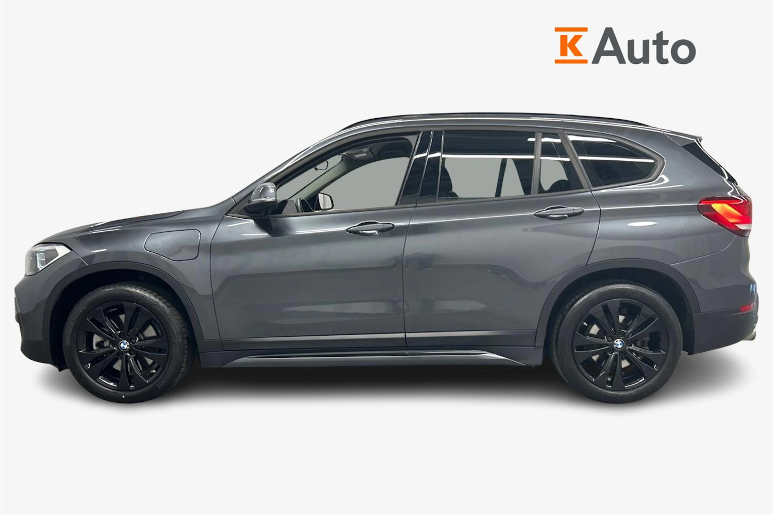 harmaa BMW X1 2021 kuva 7.