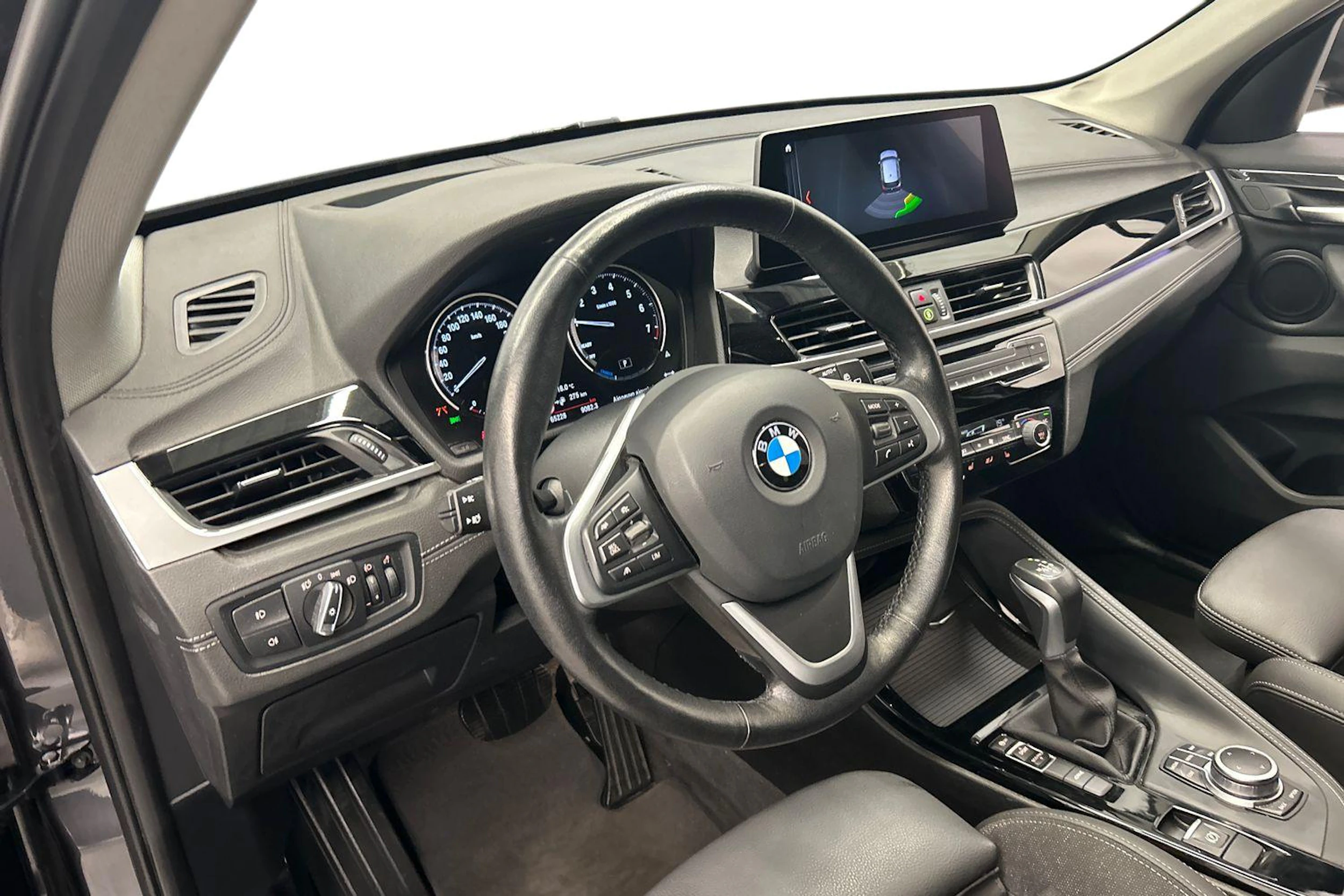 harmaa BMW X1 2021 kuva 8.