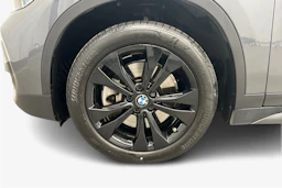 harmaa BMW X1 2021 kuva 12.