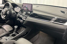 harmaa BMW X1 2021 kuva 16.
