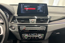 harmaa BMW X1 2021 kuva 23.