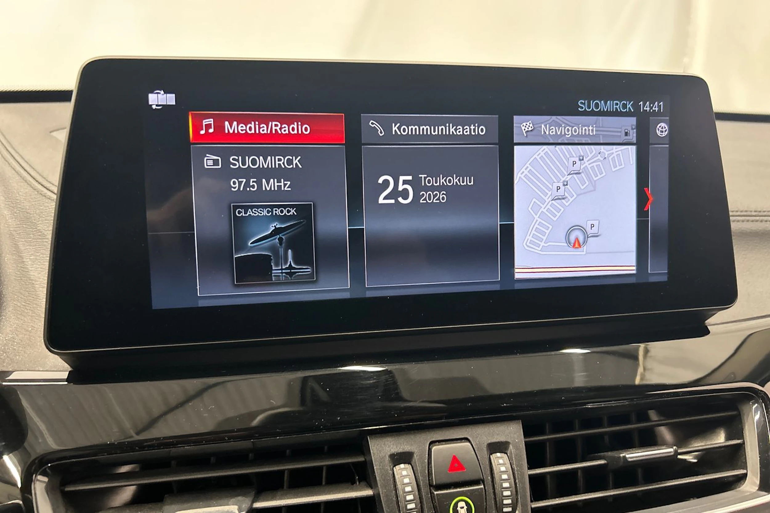 harmaa BMW X1 2021 kuva 24.
