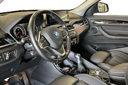 musta BMW X1 2021 kuva 3.