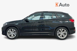 musta BMW X1 2021 kuva 7.