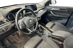 musta BMW X1 2021 kuva 8.