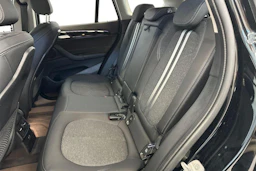musta BMW X1 2021 kuva 11.