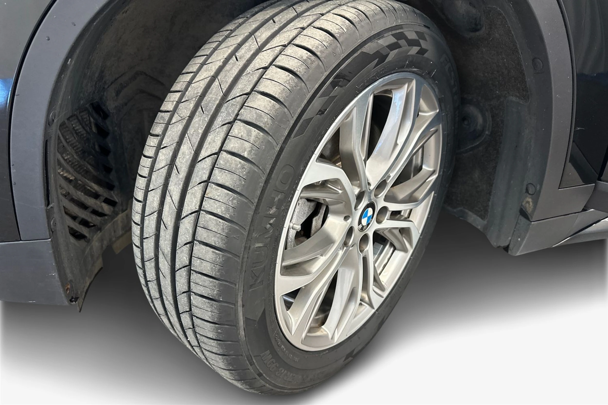 musta BMW X1 2021 kuva 12.