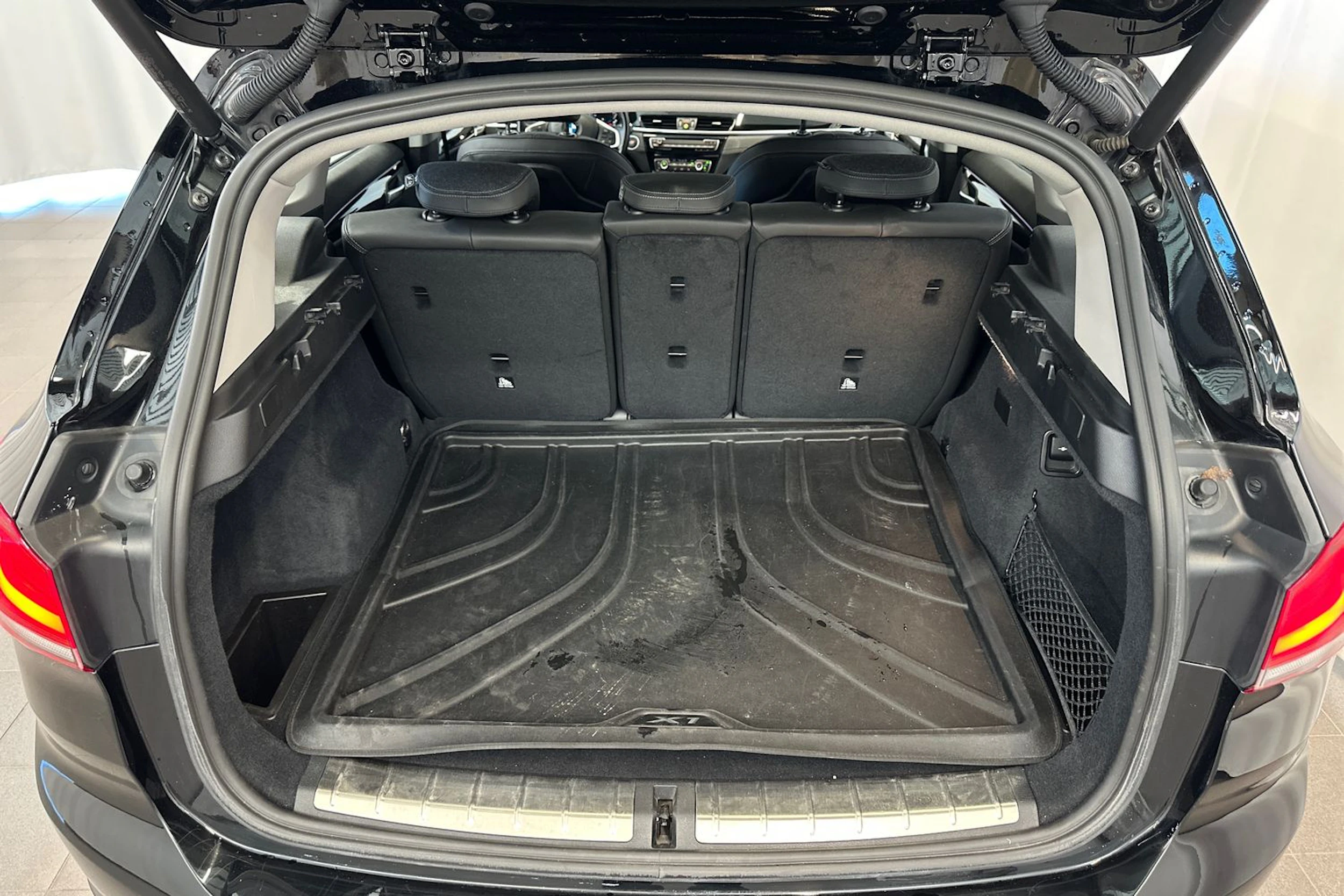musta BMW X1 2021 kuva 15.