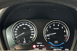musta BMW X1 2021 kuva 16.