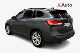 harmaa BMW X1 2021 kuva 2.