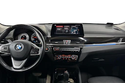 Musta BMW X1 2021 kuva 7.